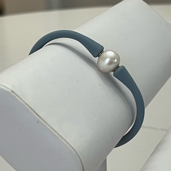 FRESH WATER PEARL BRACELET | Silicone | NEW! - Picture 2 of 14